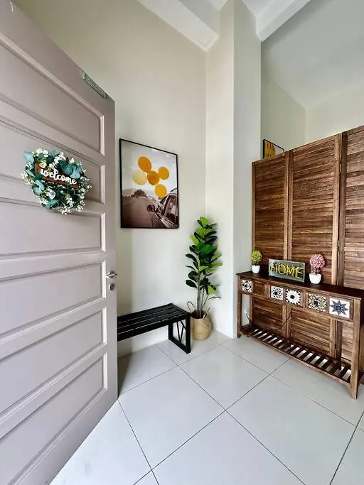 Feriehus Karpalsinghdrive Seaside Georgetown 4R3B3P 15Pax Villa Malaysia