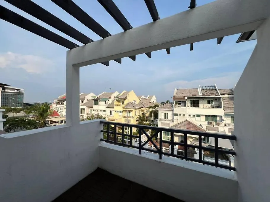 Karpalsinghdrive Seaside Georgetown 4R3B3P 15Pax Villa Malaysia