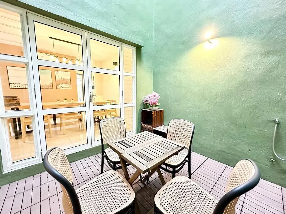Karpalsinghdrive Seaside Georgetown 4R3B3P 15Pax Villa